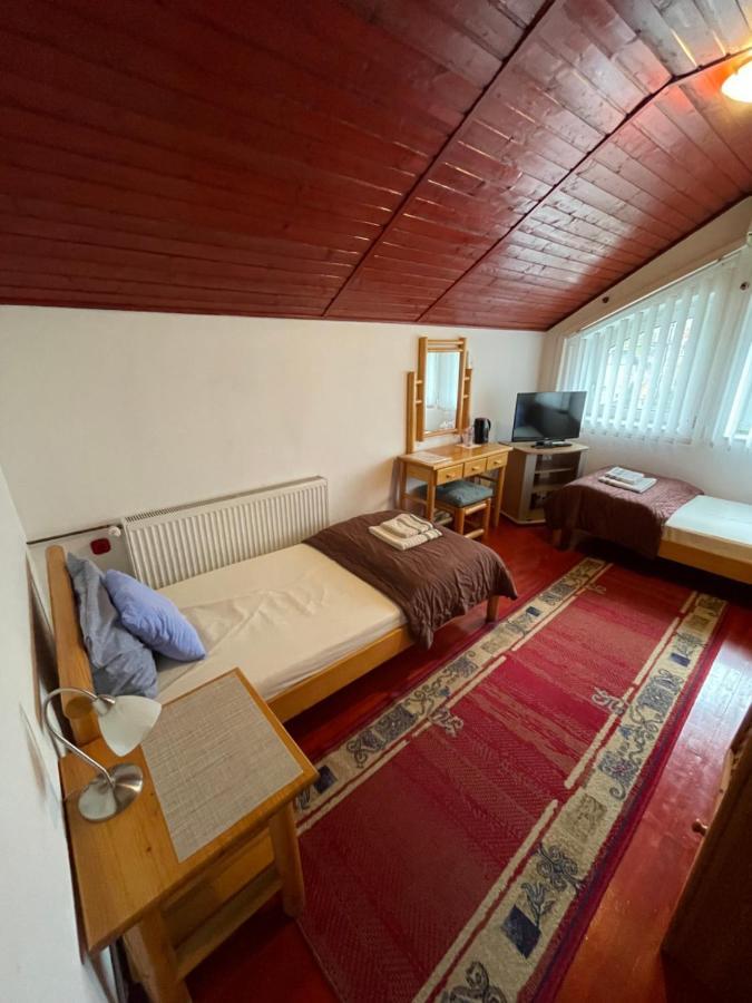 Guest House Luxotel Zrenjanin Buitenkant foto