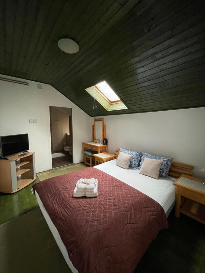 Guest House Luxotel Zrenjanin Buitenkant foto