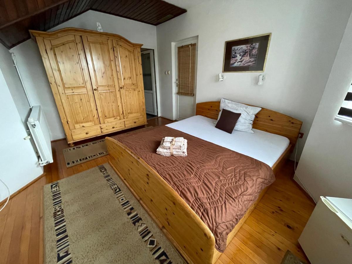 Guest House Luxotel Zrenjanin Buitenkant foto
