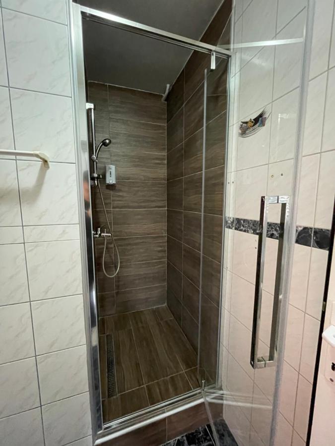 Guest House Luxotel Zrenjanin Buitenkant foto